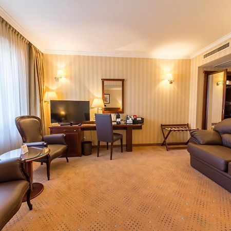 Ramada Hotel & Suites By Wyndham Bucharest North Zewnętrze zdjęcie
