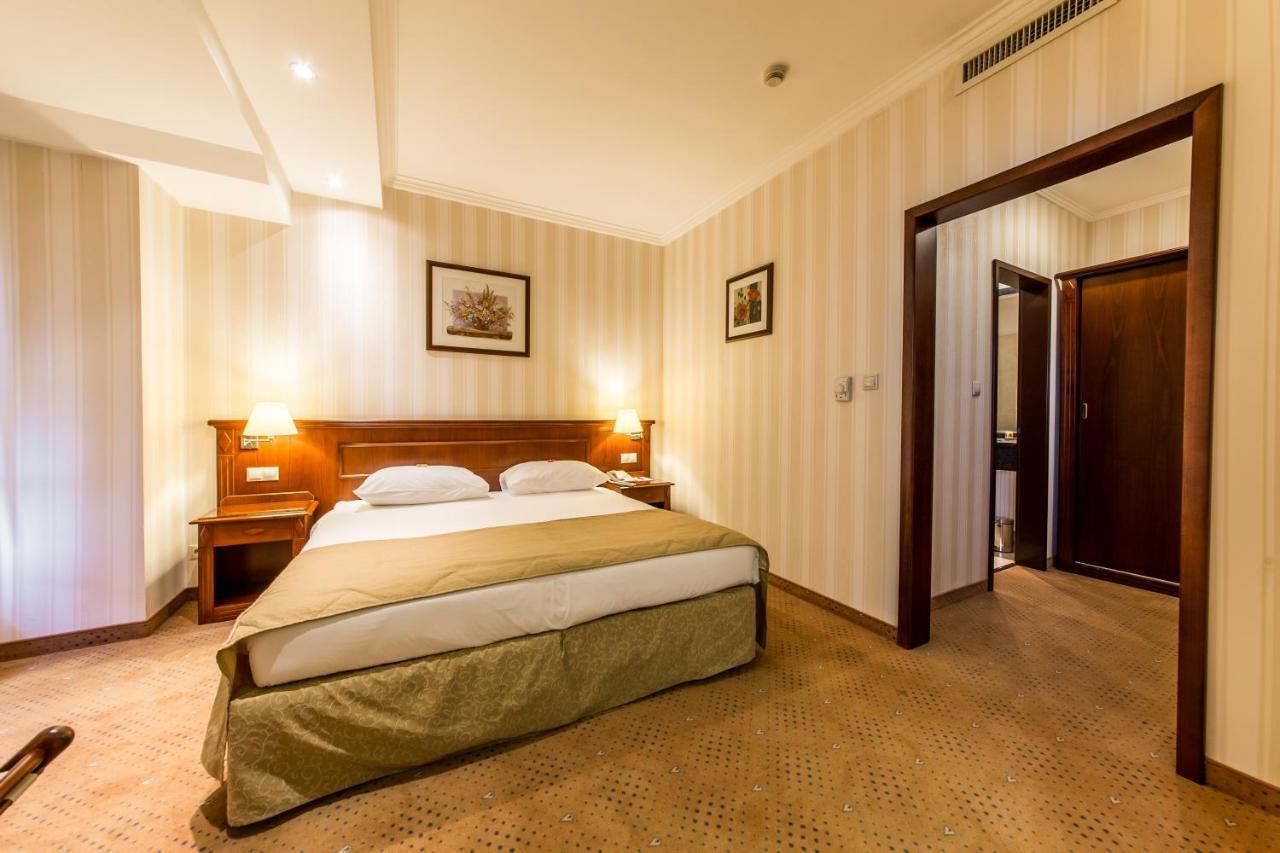 Ramada Hotel & Suites By Wyndham Bucharest North Zewnętrze zdjęcie