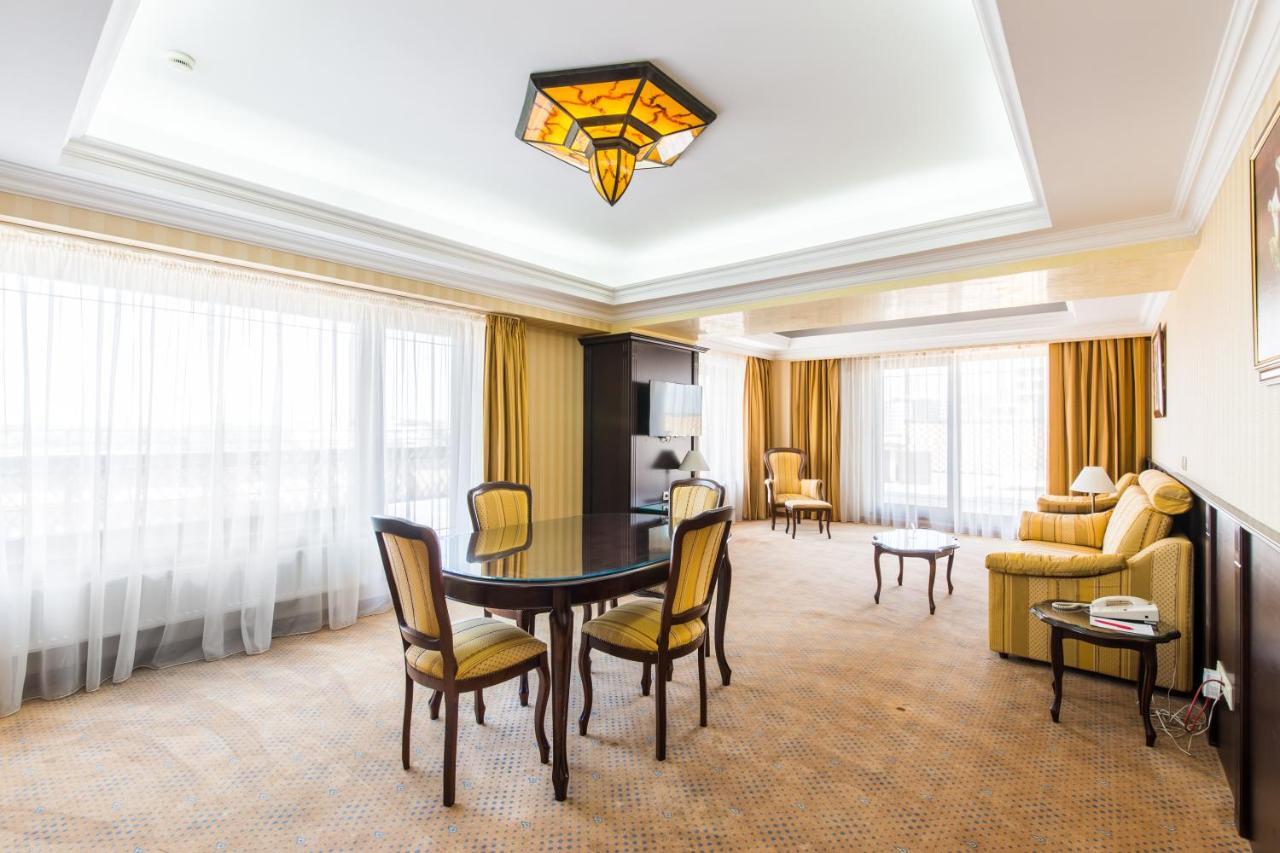 Ramada Hotel & Suites By Wyndham Bucharest North Zewnętrze zdjęcie