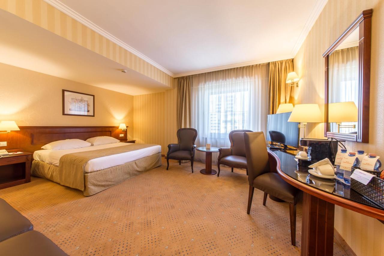Ramada Hotel & Suites By Wyndham Bucharest North Zewnętrze zdjęcie