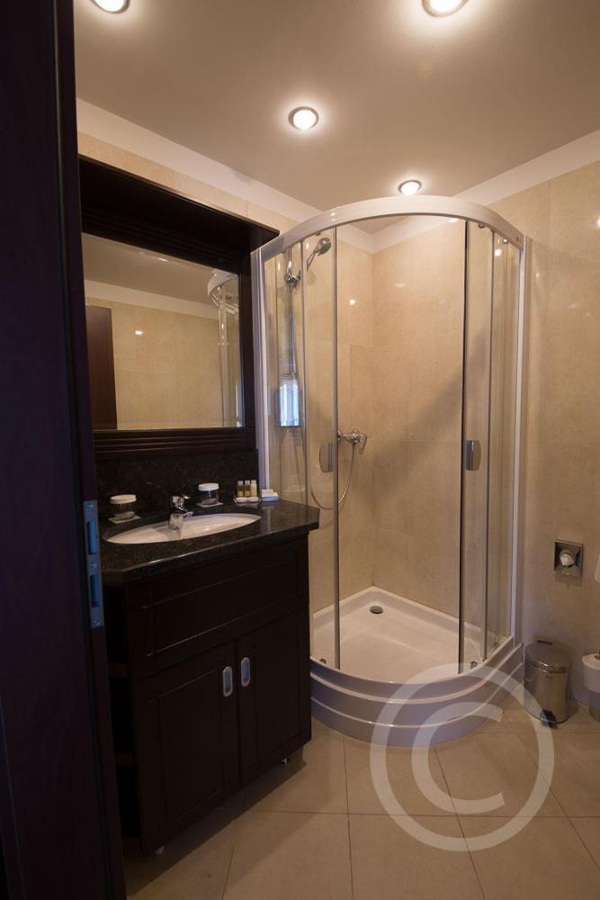 Ramada Hotel & Suites By Wyndham Bucharest North Zewnętrze zdjęcie