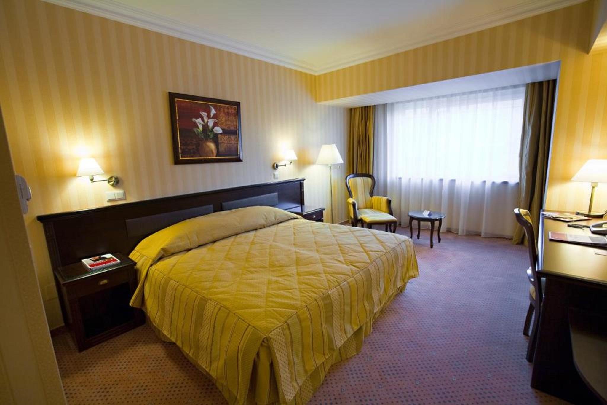 Ramada Hotel & Suites By Wyndham Bucharest North Zewnętrze zdjęcie