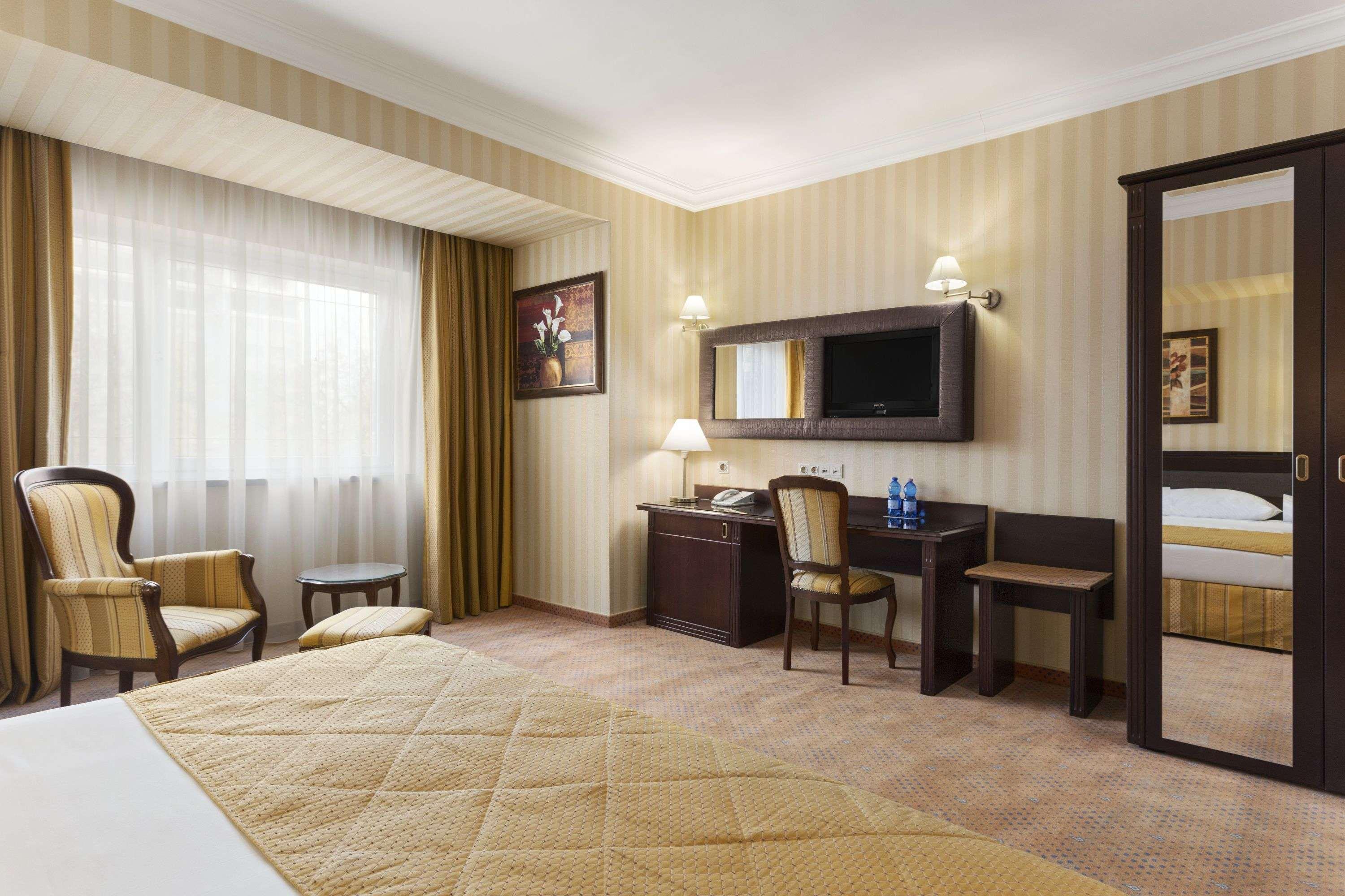 Ramada Hotel & Suites By Wyndham Bucharest North Zewnętrze zdjęcie
