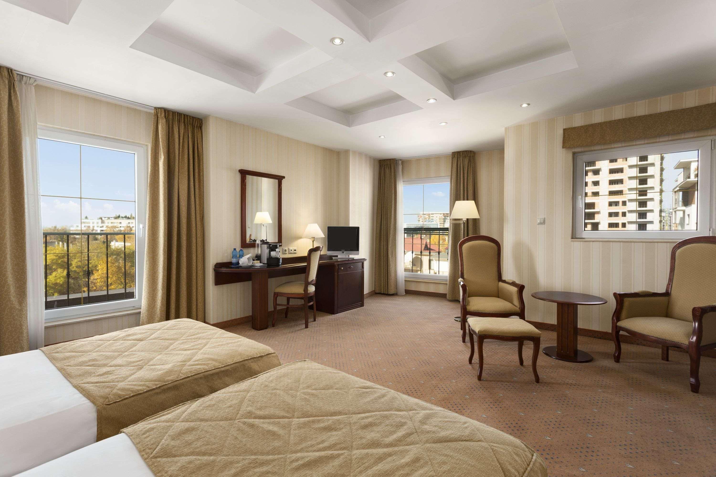 Ramada Hotel & Suites By Wyndham Bucharest North Zewnętrze zdjęcie