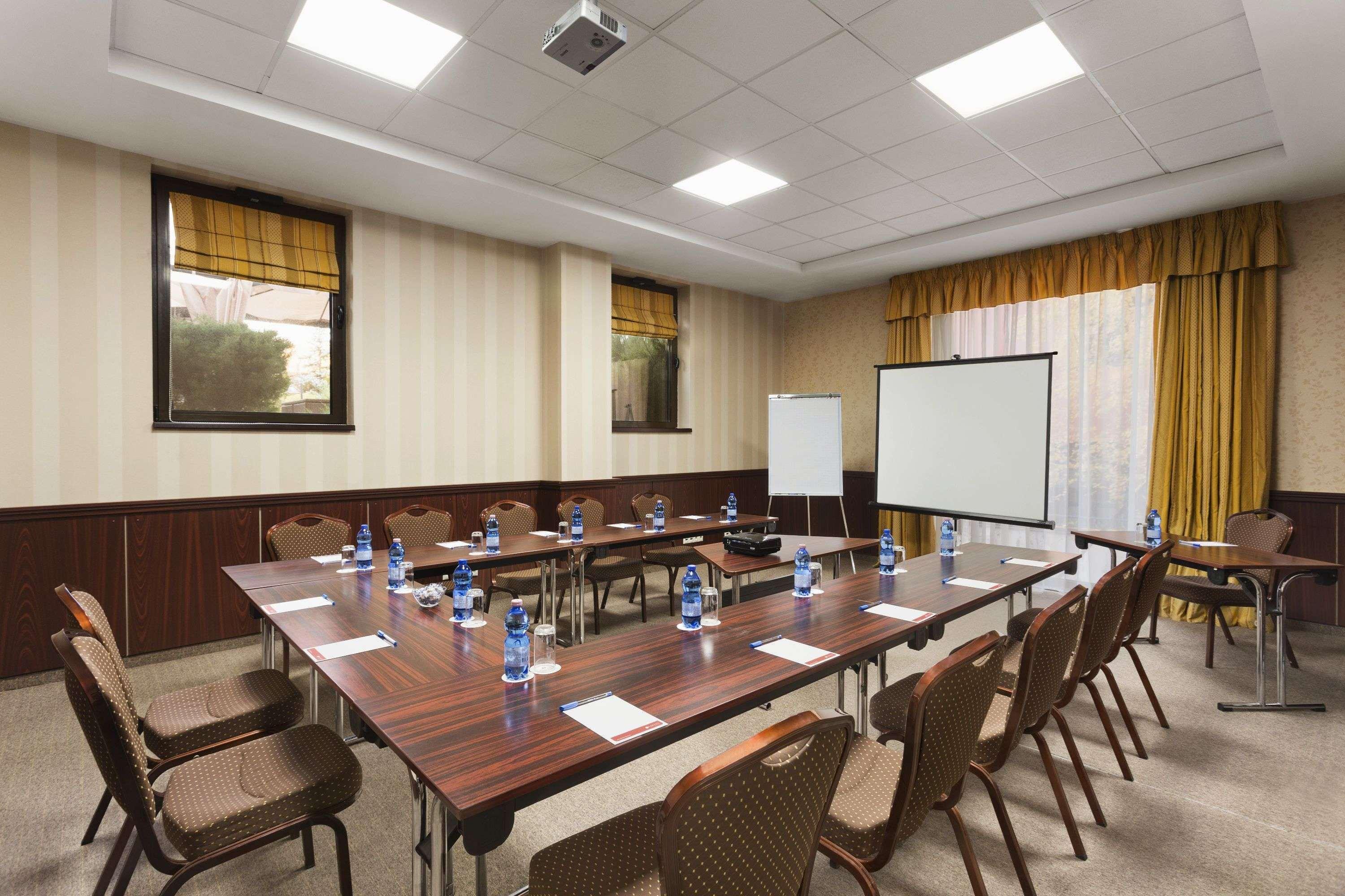 Ramada Hotel & Suites By Wyndham Bucharest North Zewnętrze zdjęcie