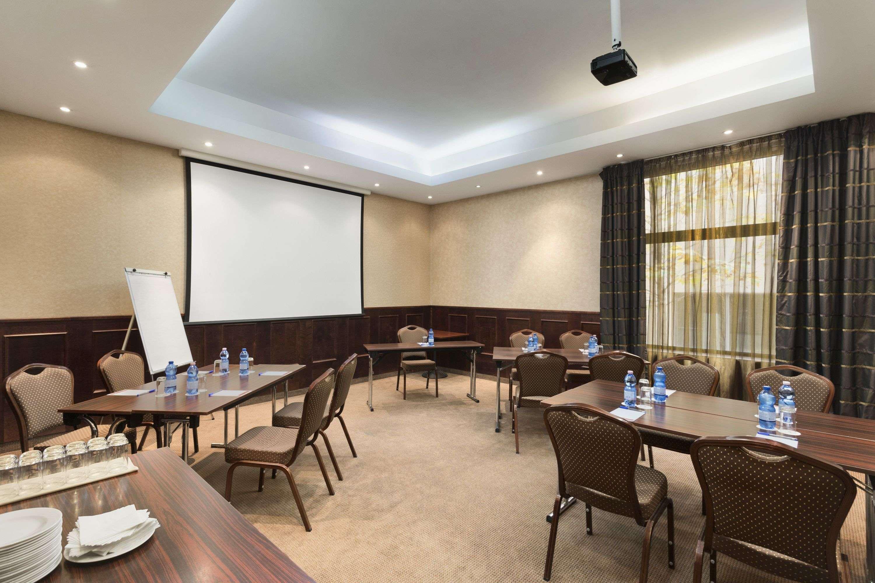 Ramada Hotel & Suites By Wyndham Bucharest North Zewnętrze zdjęcie