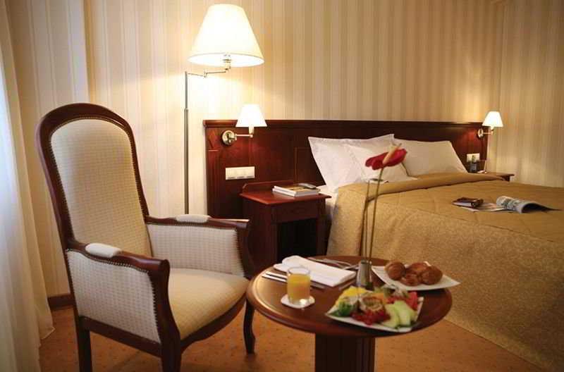 Ramada Hotel & Suites By Wyndham Bucharest North Zewnętrze zdjęcie