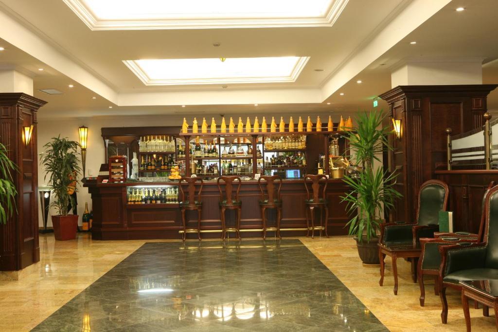 Ramada Hotel & Suites By Wyndham Bucharest North Zewnętrze zdjęcie