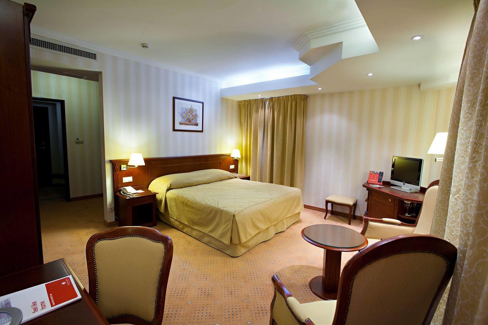 Ramada Hotel & Suites By Wyndham Bucharest North Zewnętrze zdjęcie