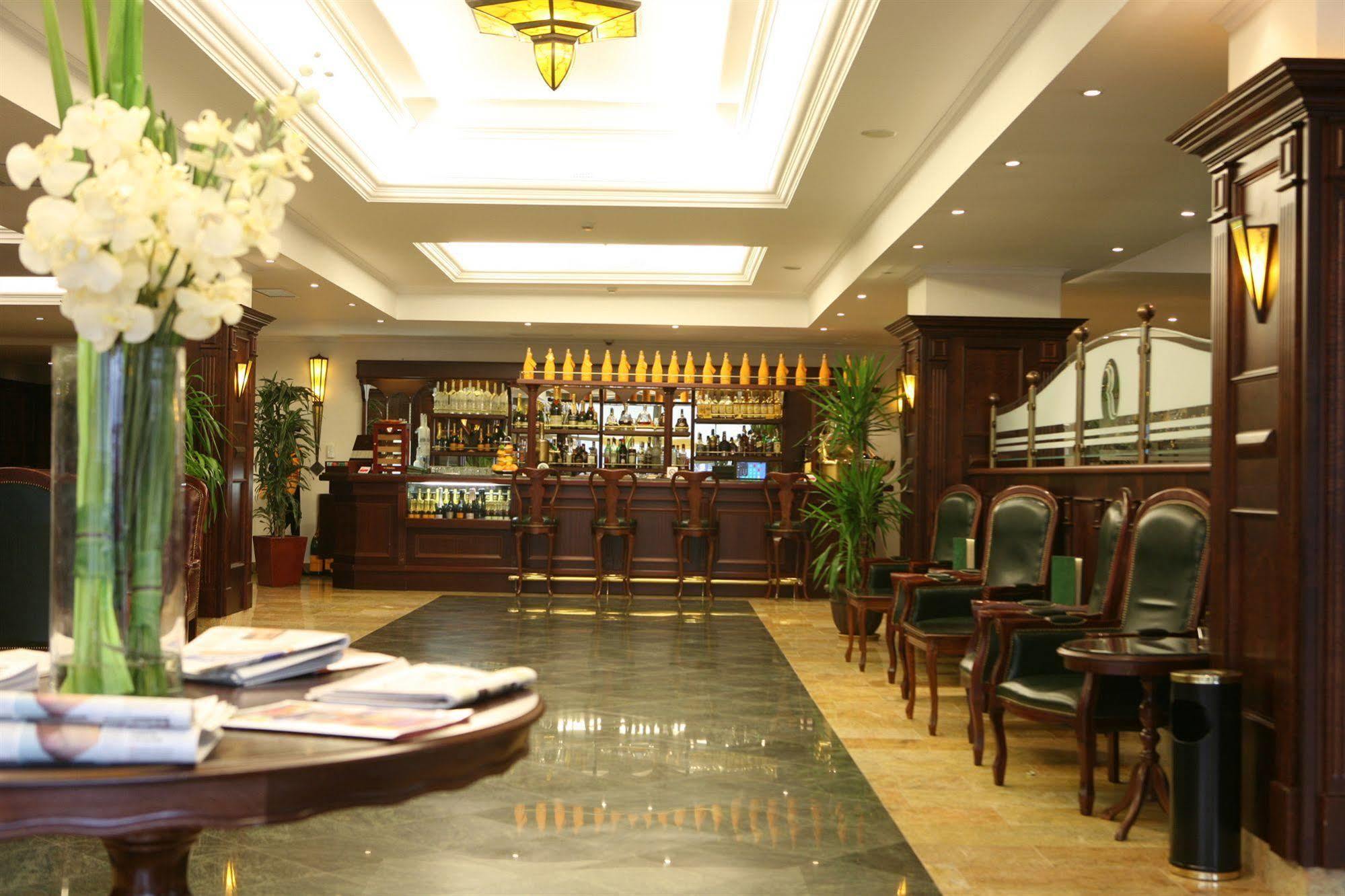 Ramada Hotel & Suites By Wyndham Bucharest North Zewnętrze zdjęcie